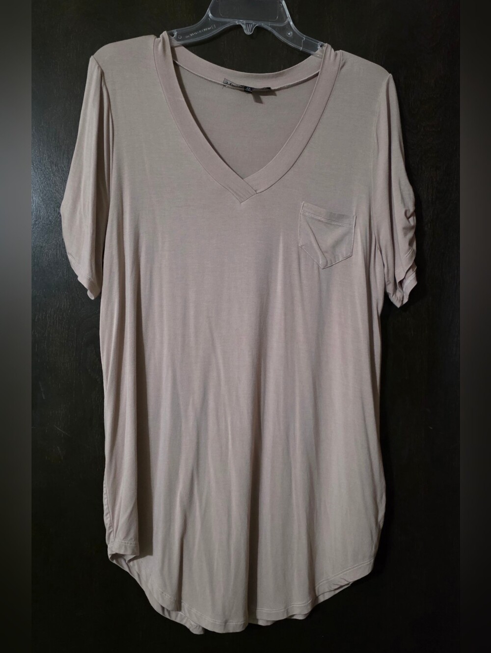 Haute Fox V-Neck Short Sleeve Pocket Tunic Tee Light Taupe Lightweight Size 2X